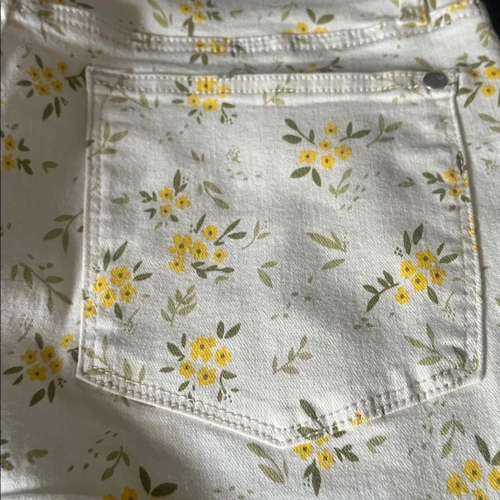 Judy Blue Women's Yellow Floral Cream Jeans - Picture 8 of 8